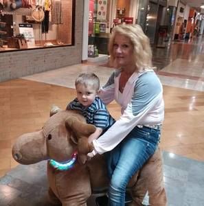 Meet your Posher, Loretta